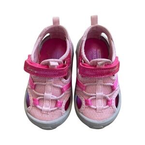 OshKosh B'gosh Pink Sandals Water Shoes Sneakers Durable Design size 6 like new